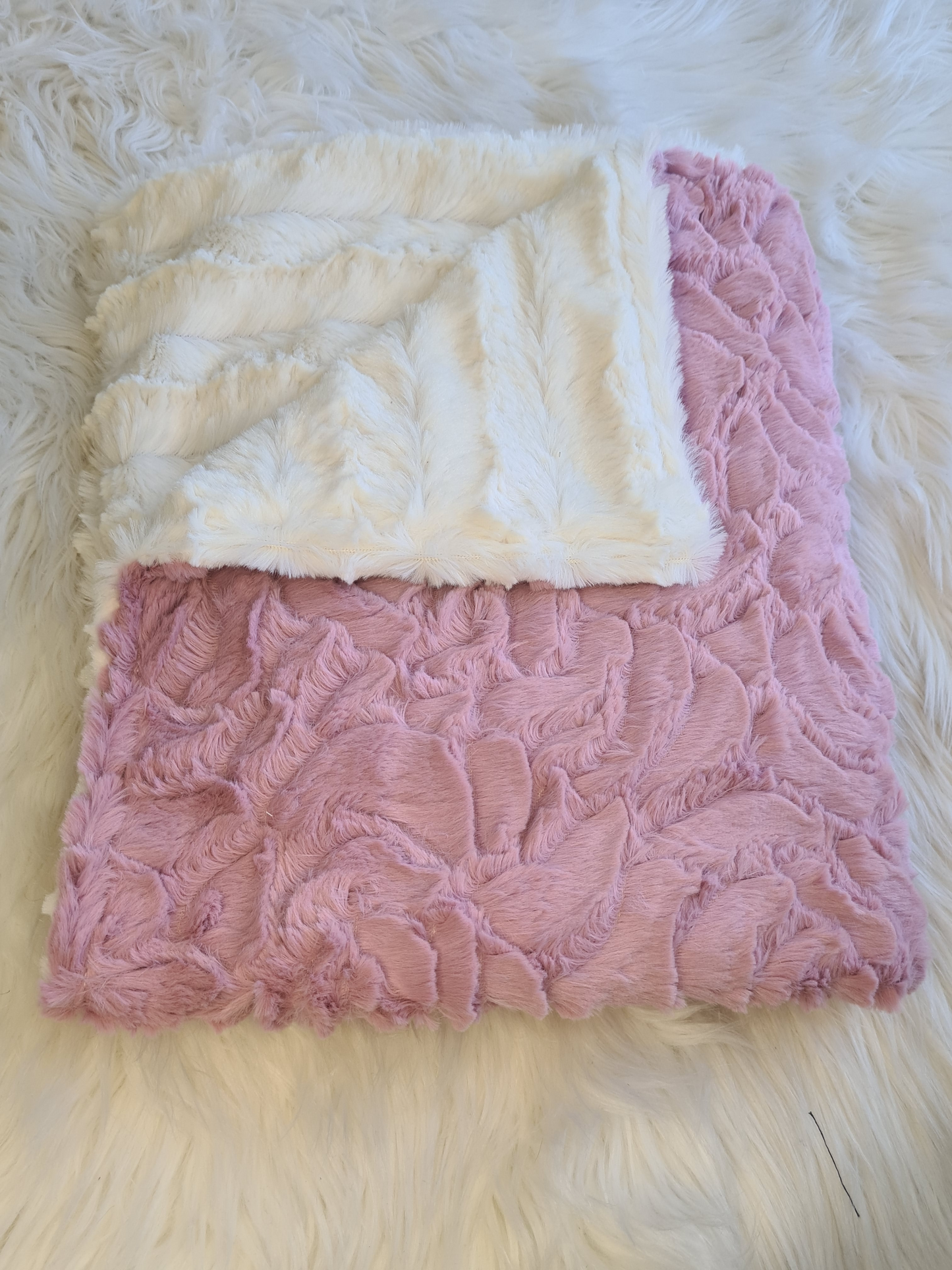 Delore Rose/White Blanket